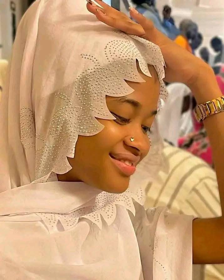 Do You Chat On WhatsApp? If Yes, Then This Sugar Mummy Is For You - JOIN THE GROUP HERE