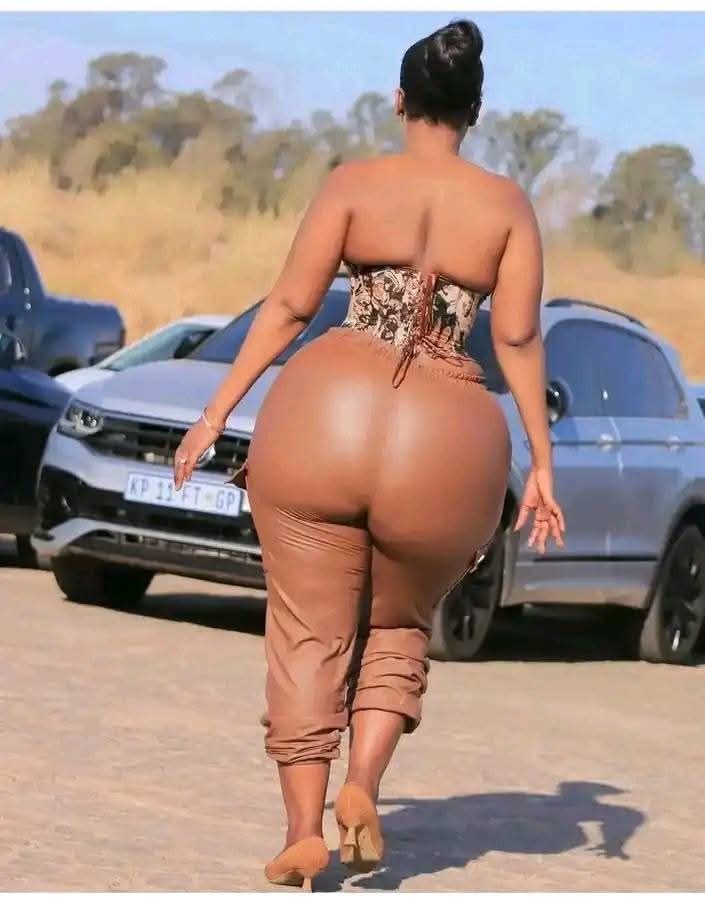 Rich Sugar Mummy In Pretoria, South Africa Is Online Now chat her now