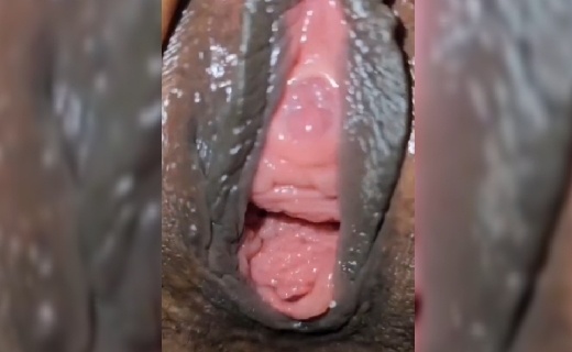 Watch The Inside Of An Active Pussy